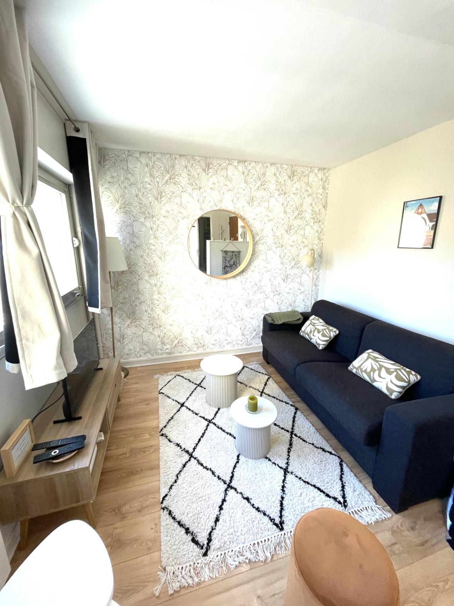 Calme Plein Centre 50m Apartment